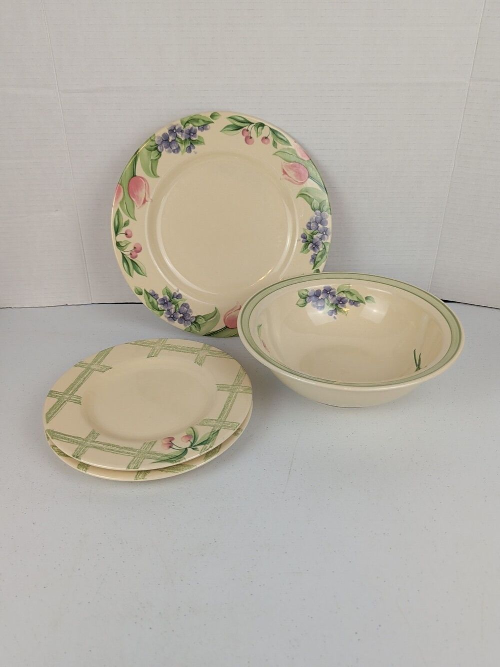 Pfaltzgraff Garden Party Mixed Set Serving Bowl Dinner Plate Saucers Stoneware